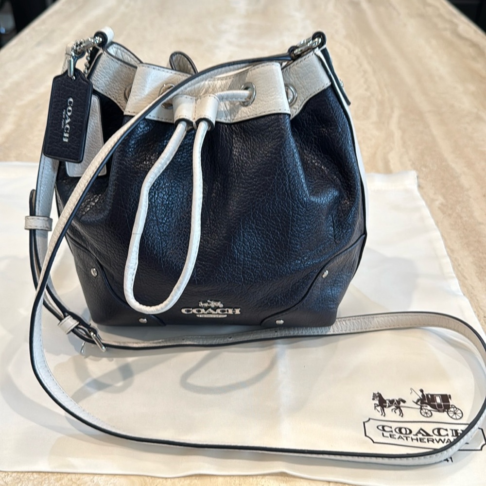 Coach Navy and Cream Leather Bucket Crossbody Bag